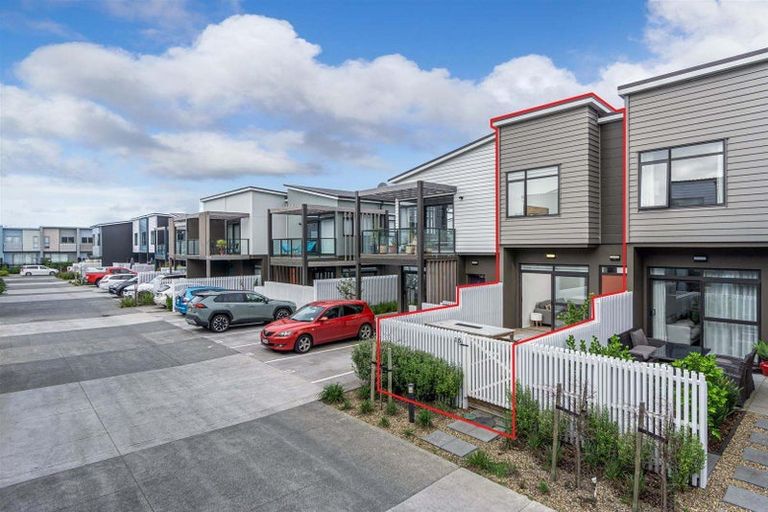 Photo of property in 15 Tuatua Road, Hobsonville, Auckland, 0616