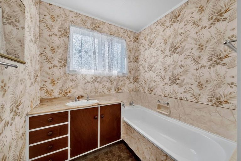 Photo of property in 19 Milmoe Street, Hawera, 4610