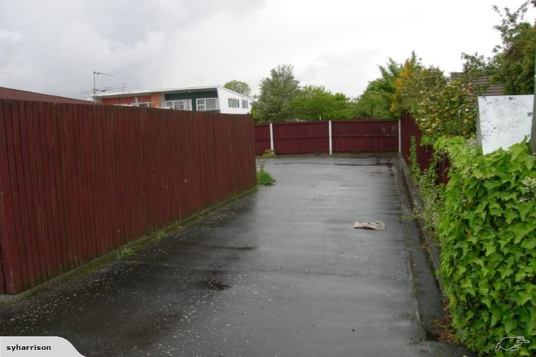 Photo of property in 1/77 Memorial Avenue, Ilam, Christchurch, 8053