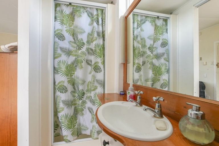 Photo of property in 14 Kowhai Grove, Raumati Beach, Paraparaumu, 5032