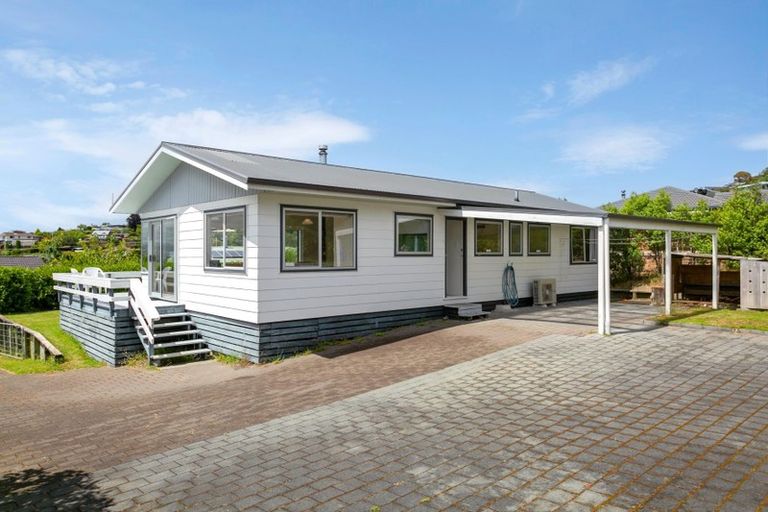 Photo of property in 9 Kinder Street, Acacia Bay, Taupo, 3330
