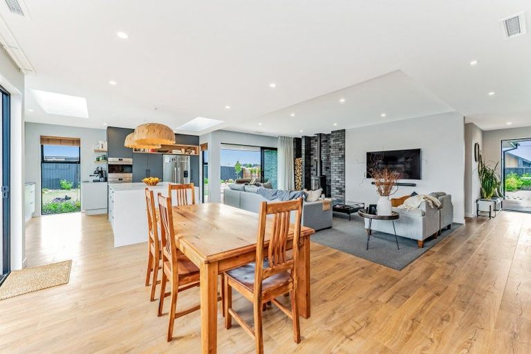 Photo of property in 42 Ridgeland Way, West Melton, 7618