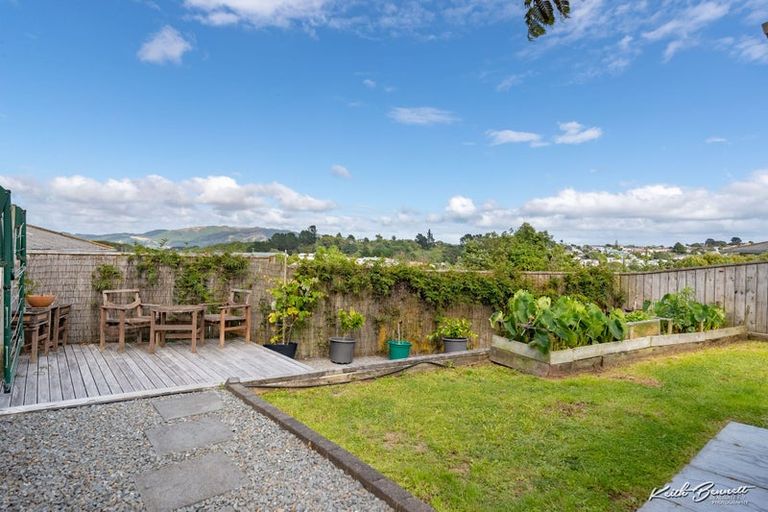 Photo of property in 11 Penguin Grove, Waitangirua, Porirua, 5024
