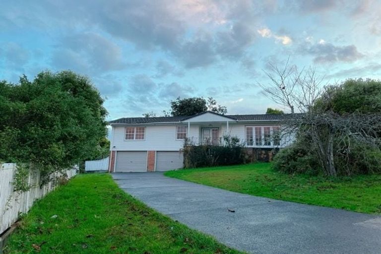 Photo of property in 15 Keegan Drive, Massey, Auckland, 0614