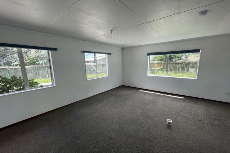 Photo of property in 12 Burundi Avenue, Clendon Park, Auckland, 2103