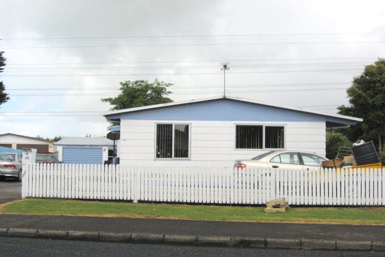Photo of property in 77 Chichester Drive, Rosehill, Papakura, 2113