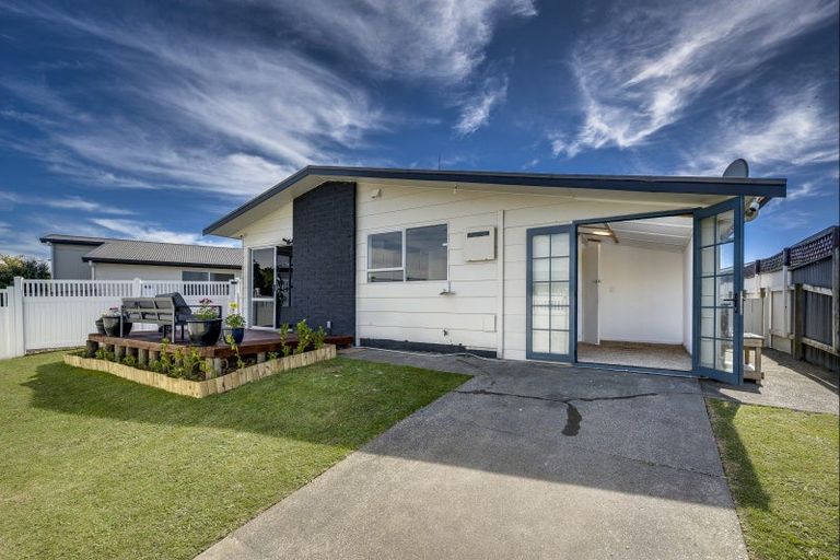 Photo of property in 16 Guildford Street, Tamatea, Napier, 4112