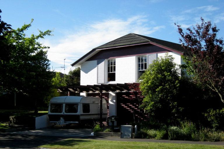 Photo of property in 38 Harrowdale Drive, Avonhead, Christchurch, 8042