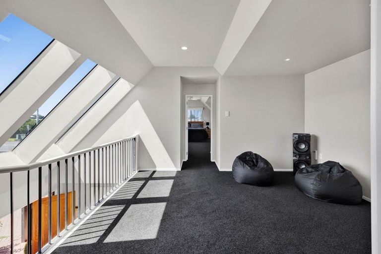 Photo of property in 9 County Drive, Hawera, 4610