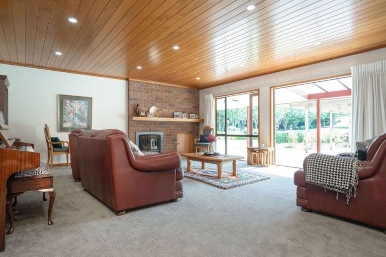 Photo of property in 111 Adelaide Road, Dannevirke, 4930