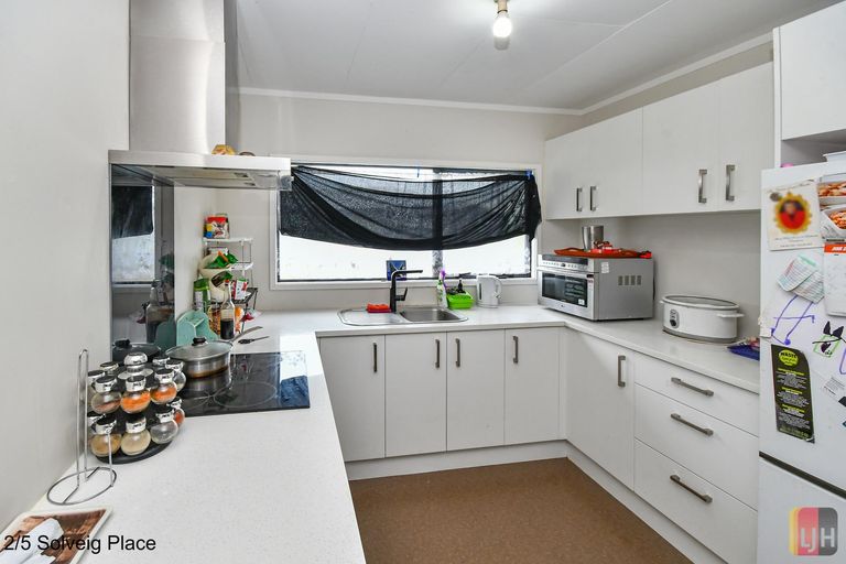 Photo of property in 1/5 Solveig Place, Randwick Park, Auckland, 2105