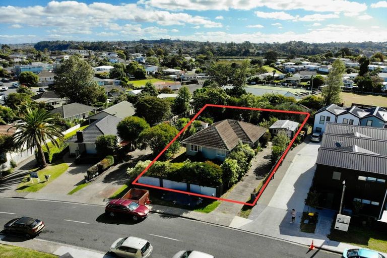 Photo of property in 108 Kervil Avenue, Te Atatu Peninsula, Auckland, 0610
