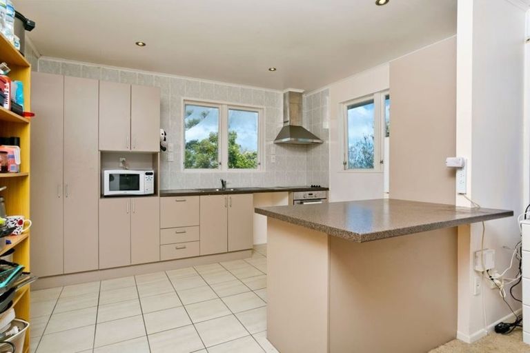 Photo of property in 12 Cassia Place, Sunnynook, Auckland, 0620