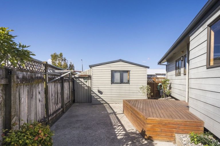 Photo of property in 10 Tiller Close, Kelvin Grove, Palmerston North, 4414