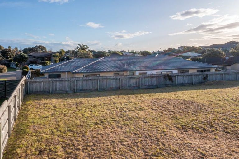 Photo of property in 5 Datum Way, Paraparaumu, 5032