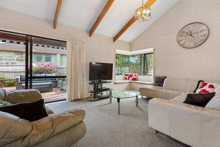 Photo of property in 122 Glenpark Avenue, Frankleigh Park, New Plymouth, 4310