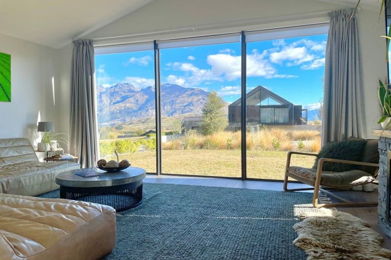 Photo of property in 19 Glenfiddich Road, Jacks Point, Queenstown, 9371