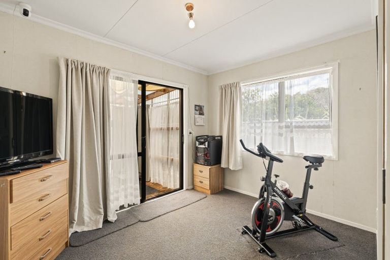 Photo of property in 33 Karewa Street, Castlecliff, Whanganui, 4501