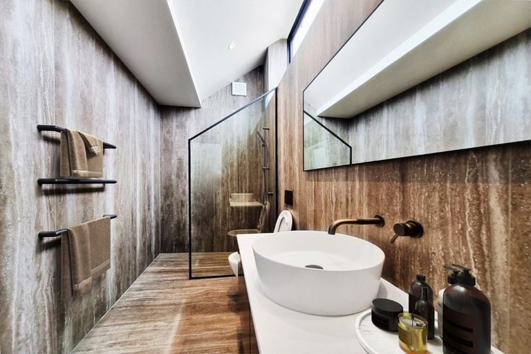 Photo of property in 99b Webb Street, Mount Cook, Wellington, 6011