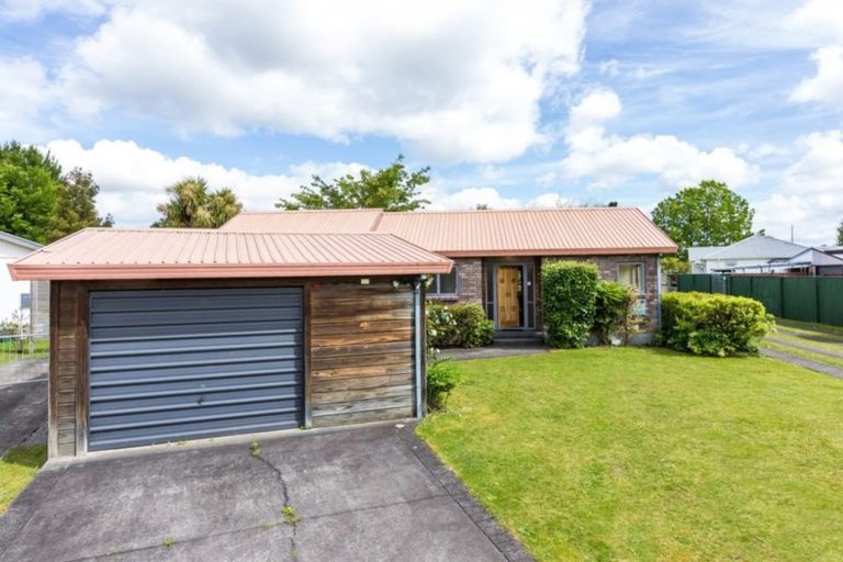 Photo of property in 12 Runuku Grove, Turangi, 3334