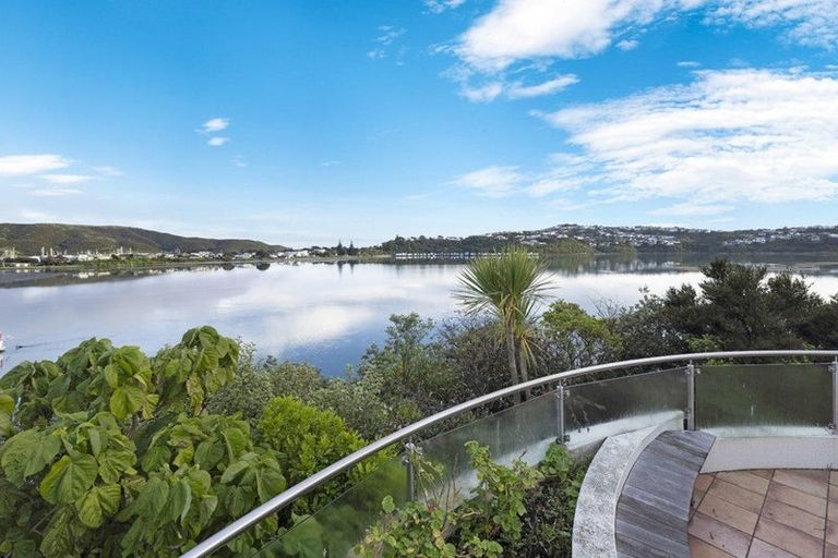 Photo of property in 16 Trevor Terrace, Paremata, Porirua, 5024