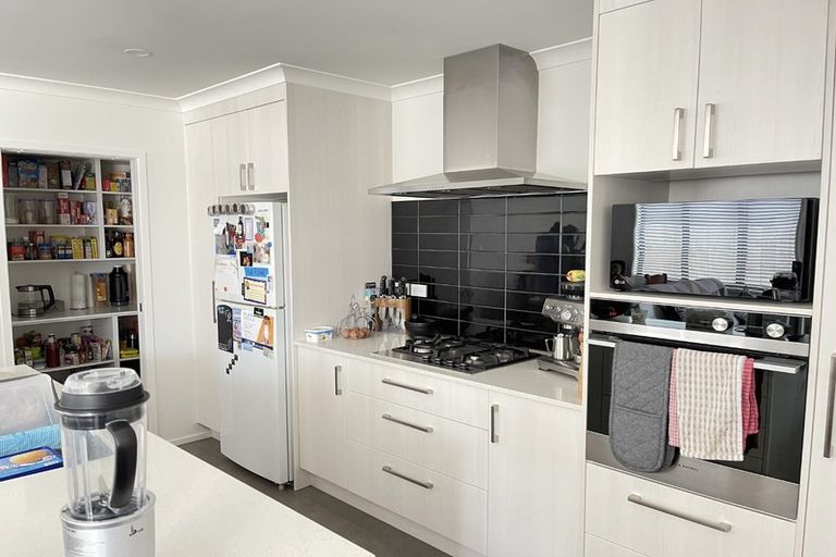 Photo of property in 12 Tawhiti Road, Pukekohe, 2120