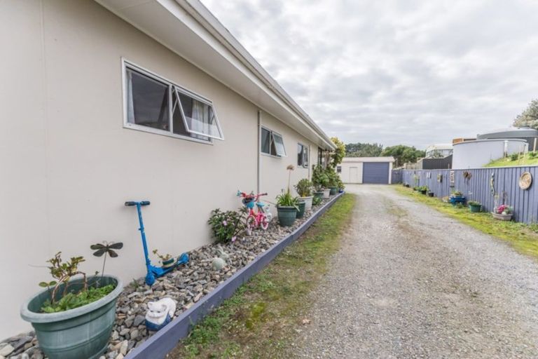 Photo of property in 622 Waitarere Beach Road, Waitarere Beach, Levin, 5510