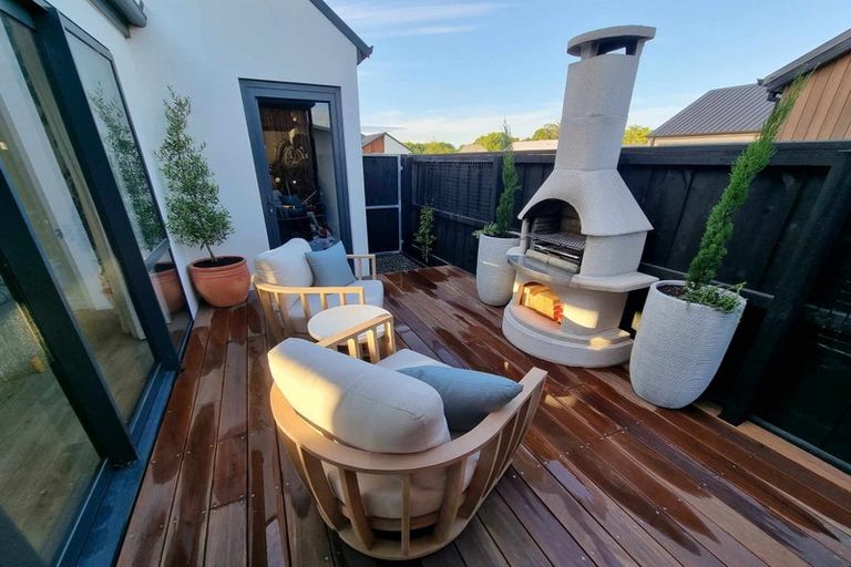 Photo of property in 12 Irvines Track, Halswell, Christchurch, 8025