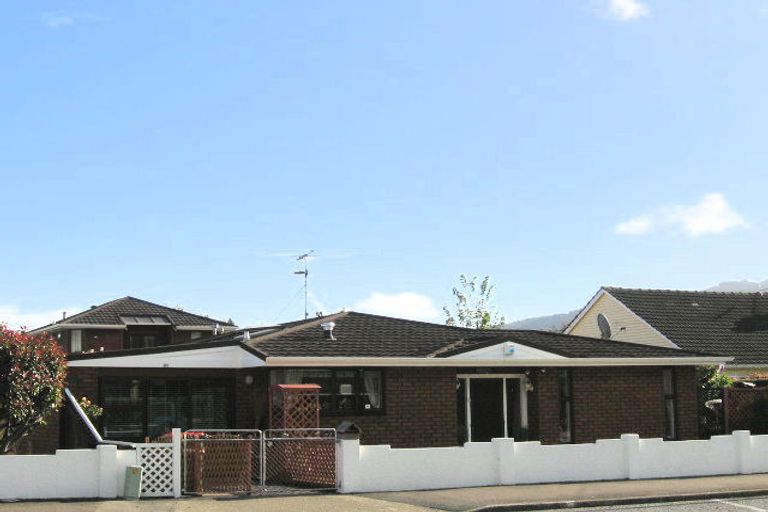 Photo of property in 24 Camp Street, Silverstream, Upper Hutt, 5019