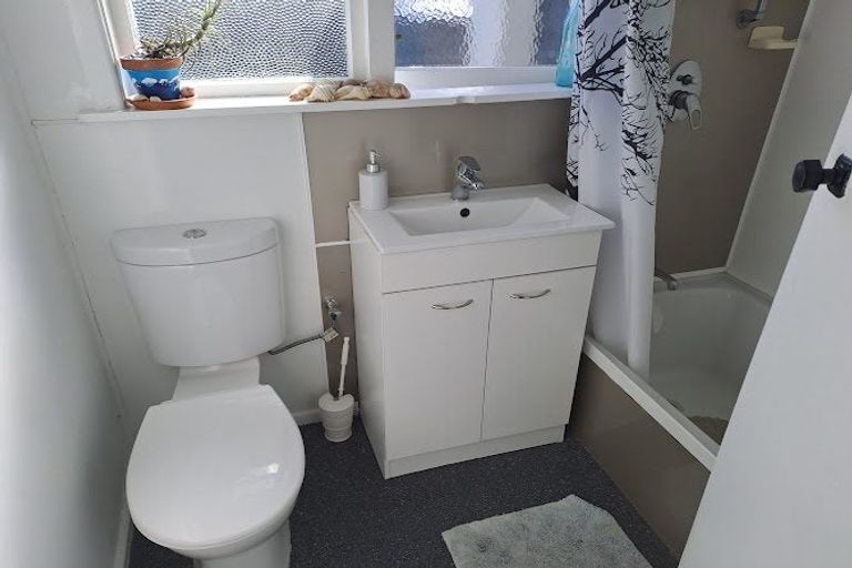 Photo of property in 11 Graham Street, Porangahau, 4293