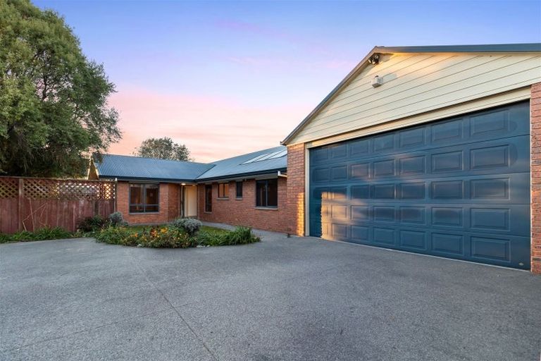 Photo of property in 6b Fovant Street, Russley, Christchurch, 8042