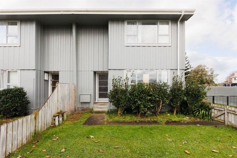 Photo of property in 8-10 Opie Place, Highbury, Palmerston North, 4412