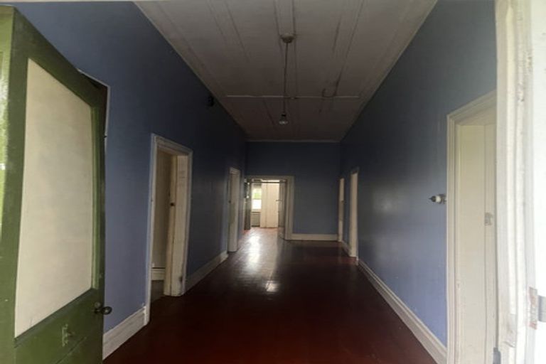 Photo of property in 39 Kamo Road, Regent, Whangarei, 0112