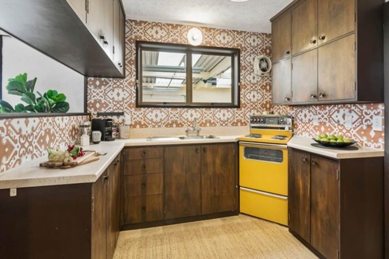 Photo of property in 1/11 Thornton Road, Milford, Auckland, 0620