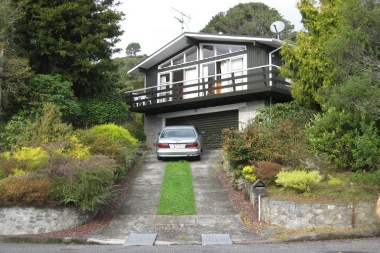 Photo of property in 9 Ngahere Street, Stokes Valley, Lower Hutt, 5019