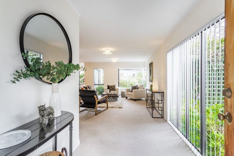 Photo of property in 4 Sutherland Avenue, Silverstream, Upper Hutt, 5019