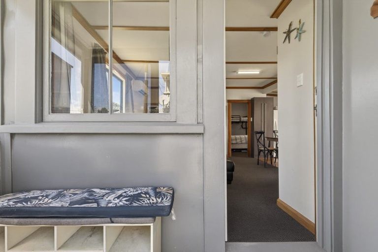 Photo of property in 59 Fifth Avenue, Urenui, 4377