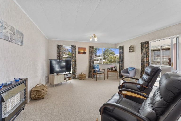 Photo of property in 8b Alexander Place, Otaki, 5512