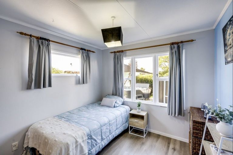 Photo of property in 17 Lichfield Crescent, Tamatea, Napier, 4112