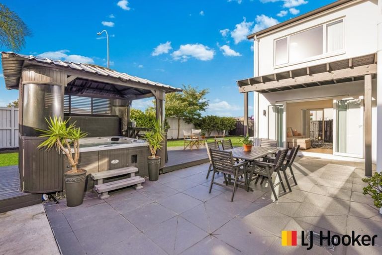 Photo of property in 39 Pickaberry Avenue, Karaka, Papakura, 2113