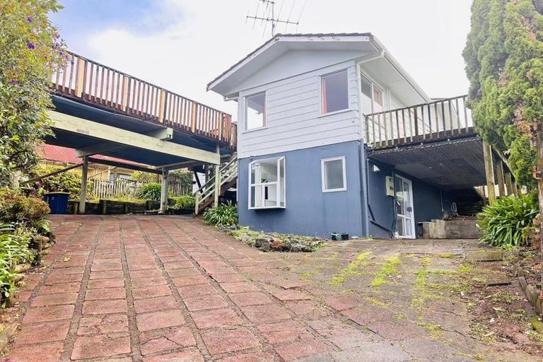 Photo of property in 22 Tetrarch Place, Totara Vale, Auckland, 0629