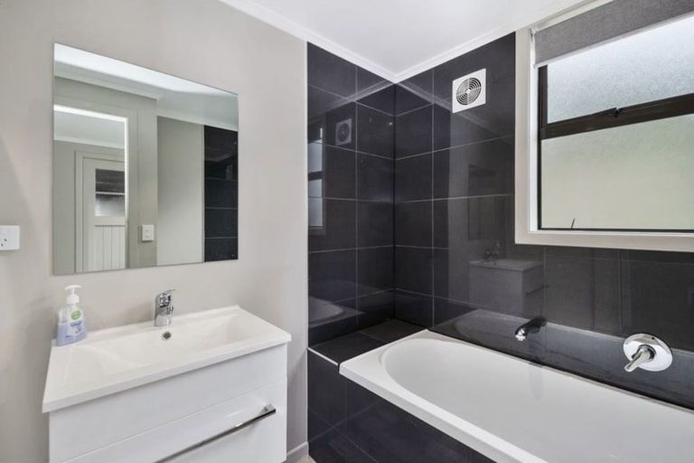 Photo of property in 101 Shepherd Road, Waipahihi, Taupo, 3330