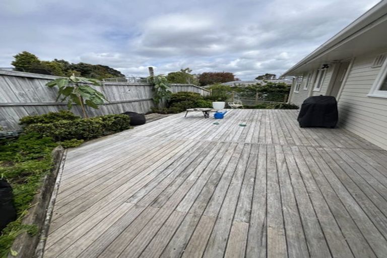Photo of property in 3 Weatherly Road, Torbay, Auckland, 0630