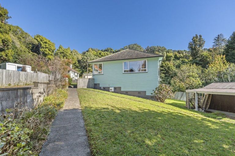 Photo of property in 70 Glenpark Avenue, Frankleigh Park, New Plymouth, 4310