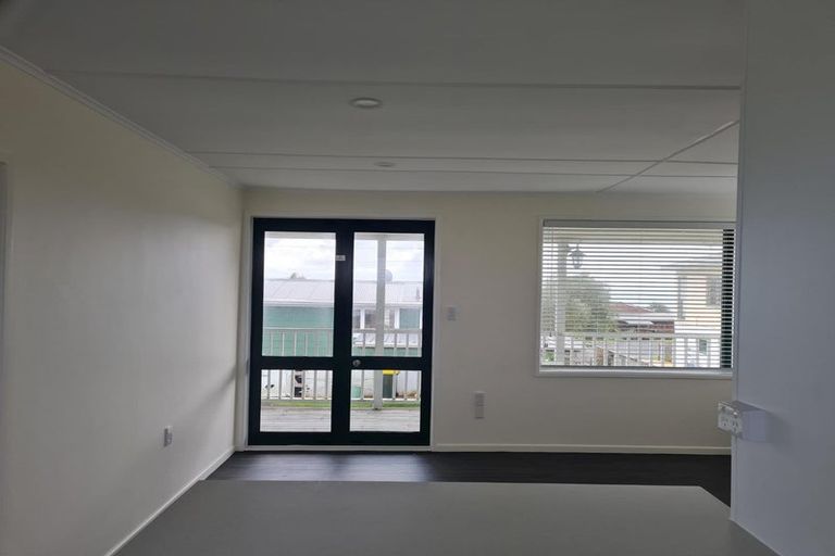 Photo of property in 2/1341 Whangaparaoa Road, Army Bay, Whangaparaoa, 0930