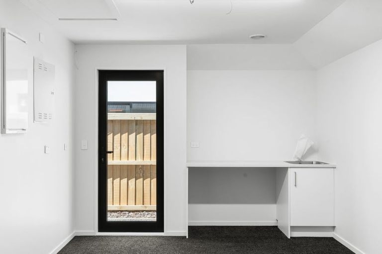 Photo of property in 2/4 Ramore Place, Redwood, Christchurch, 8051