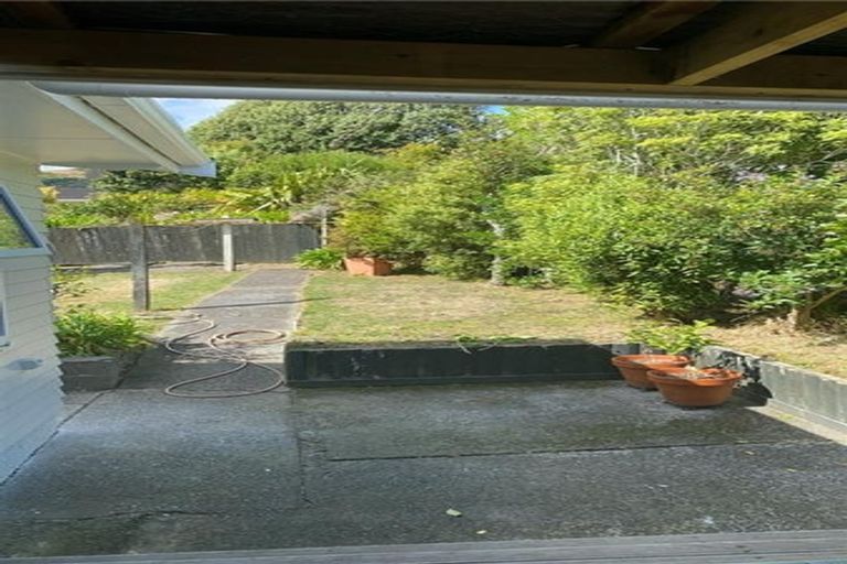 Photo of property in 2/24 Bell Street, Tawa, Wellington, 5028