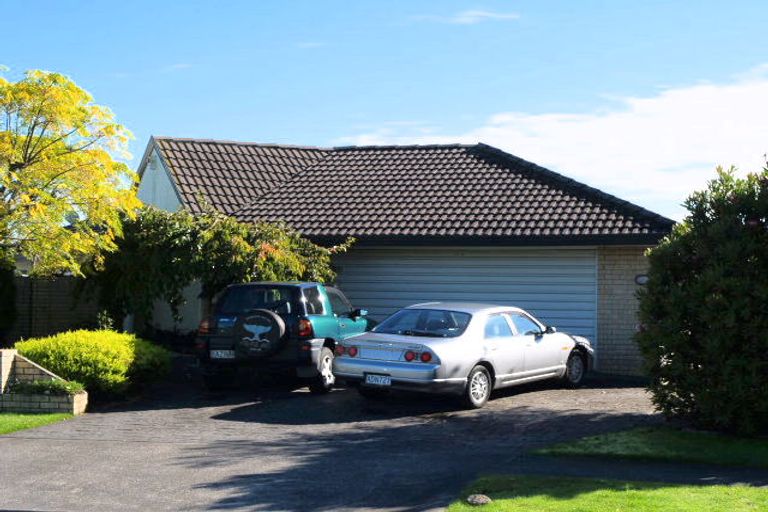 Photo of property in 8 Orohena Close, Northpark, Auckland, 2013