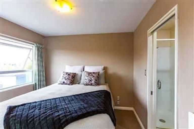 Photo of property in 8a Broadbent Street, Riccarton, Christchurch, 8041