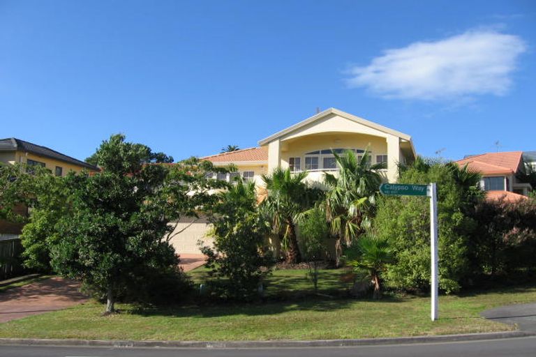 Photo of property in 31 Calypso Way, Unsworth Heights, Auckland, 0632